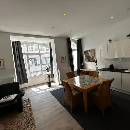 Belle Epoque Holidays Apartment *